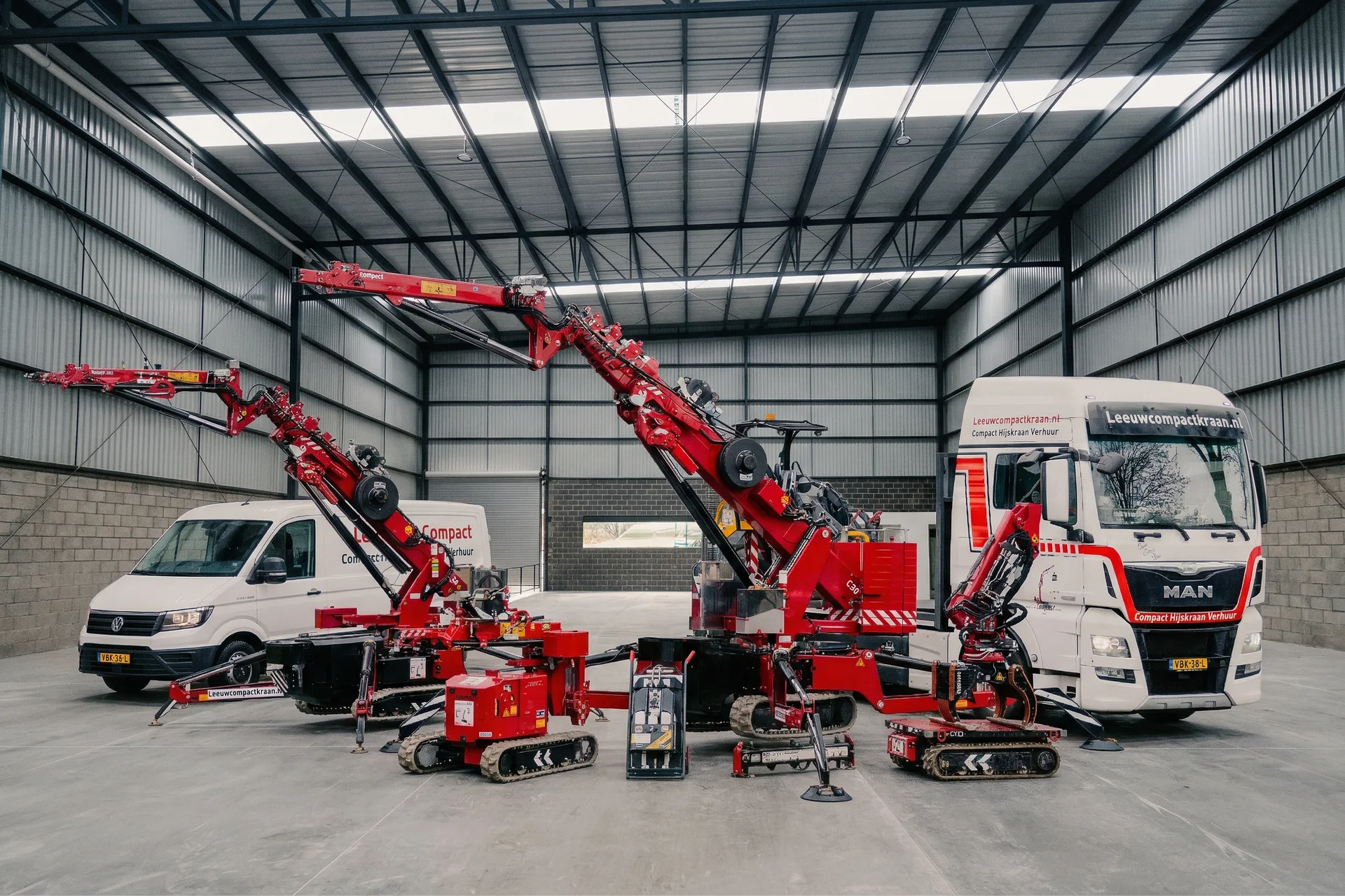 Leeuw Compact Kraan vlootfoto: Hoeflon C30e, C10e, C6e en C1e